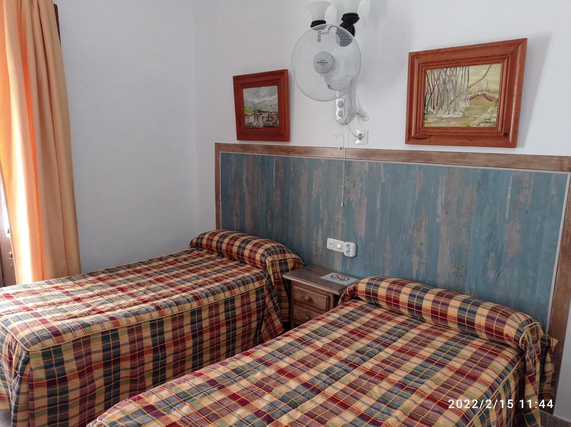 Hostal Manolo エル・プエルト・デ・サンタ・マリア 部屋 写真