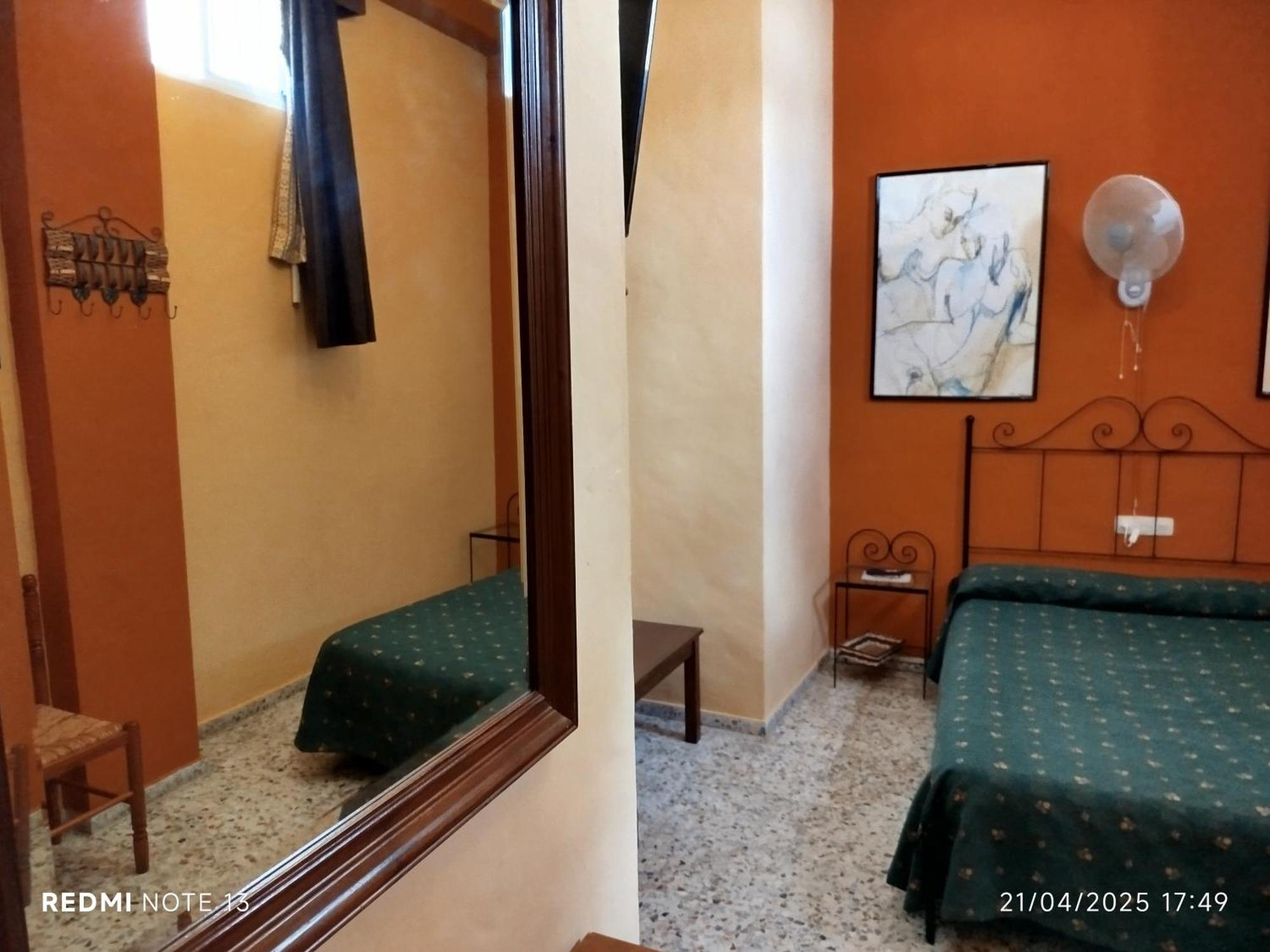 Hostal Manolo エル・プエルト・デ・サンタ・マリア 部屋 写真